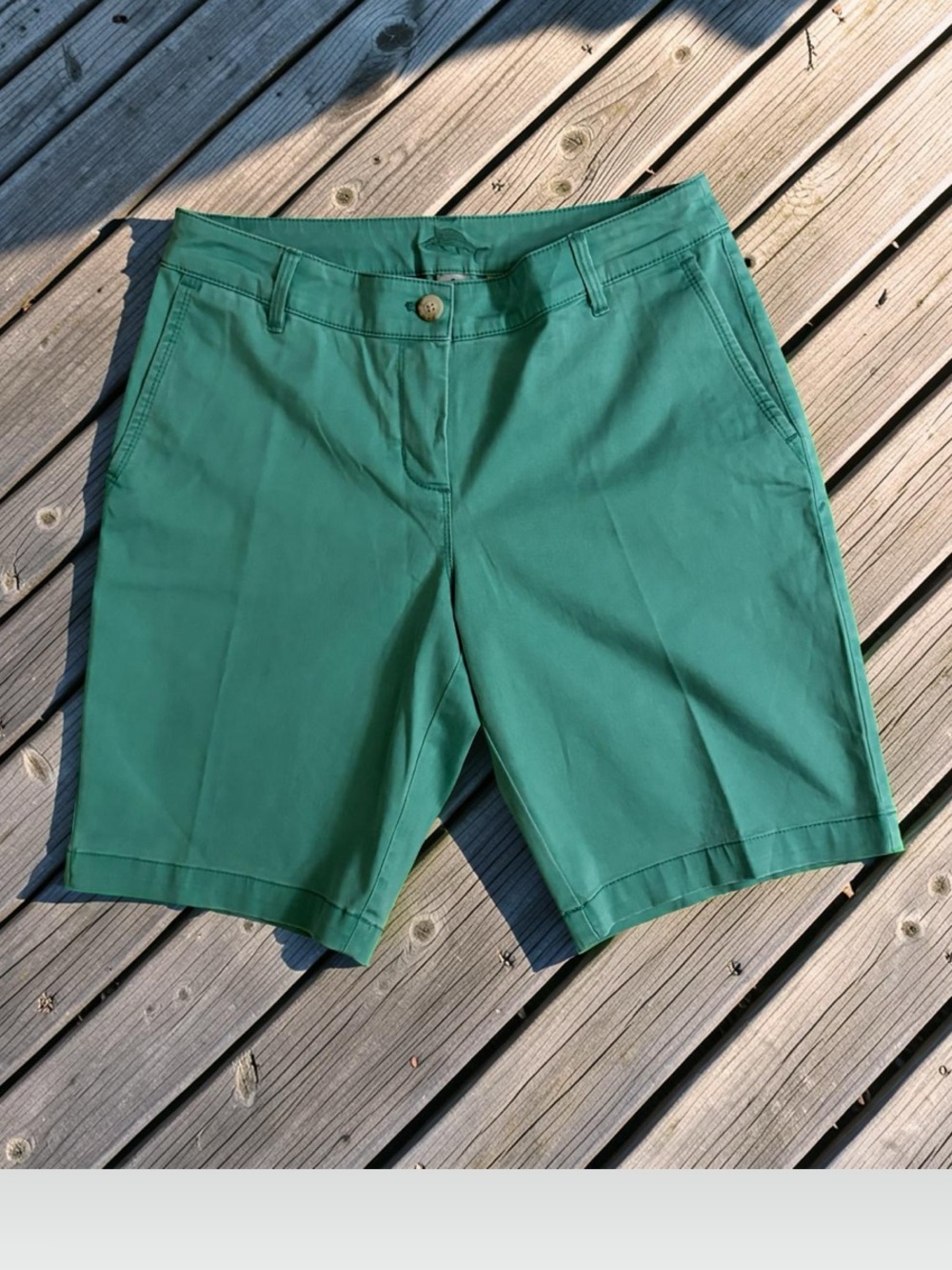 Tommy Bahama Women's Boracay Chino Bermuda Shorts Size 6